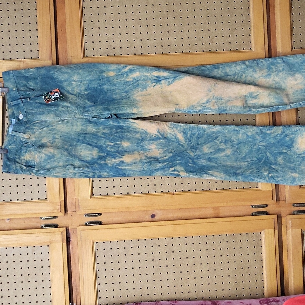 Levi corduroy Ribcage bootcut